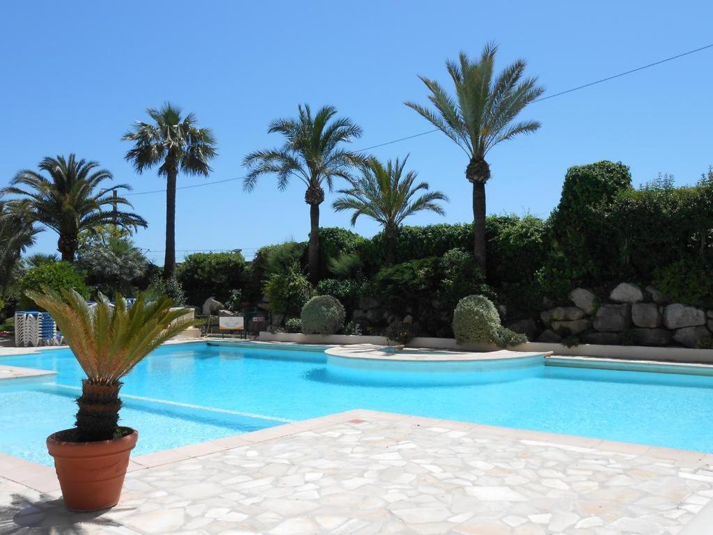 DORMIR A CANNES PIERRE ET VACANCES PISCINES A 50m DE LA PLAGE Extérieur photo
