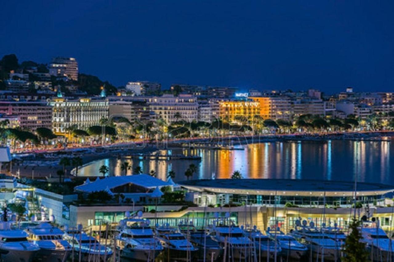 DORMIR A CANNES PIERRE ET VACANCES PISCINES A 50m DE LA PLAGE Extérieur photo