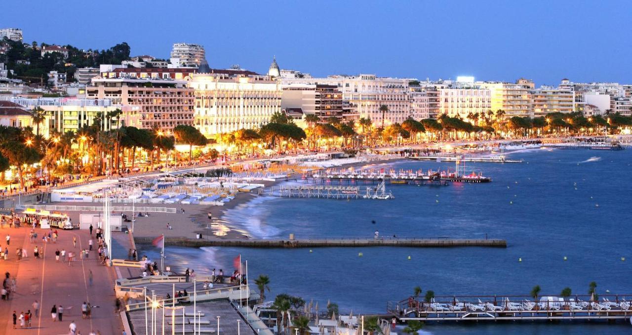 DORMIR A CANNES PIERRE ET VACANCES PISCINES A 50m DE LA PLAGE Extérieur photo