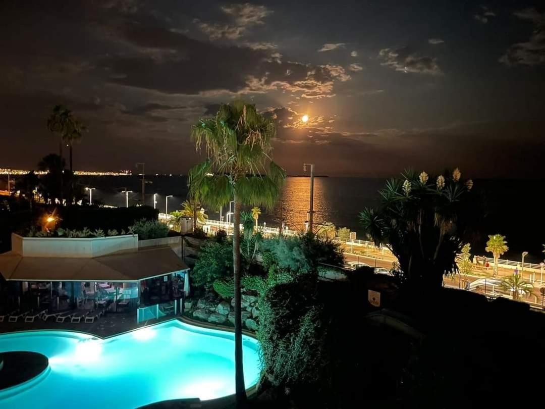 DORMIR A CANNES PIERRE ET VACANCES PISCINES A 50m DE LA PLAGE Extérieur photo